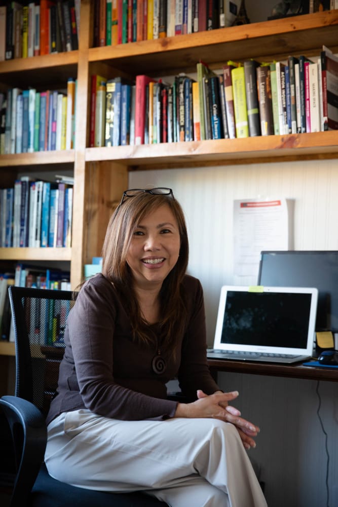 Professor Vivian Faustino-Pulliam Brings Home an Educator of the Year Award