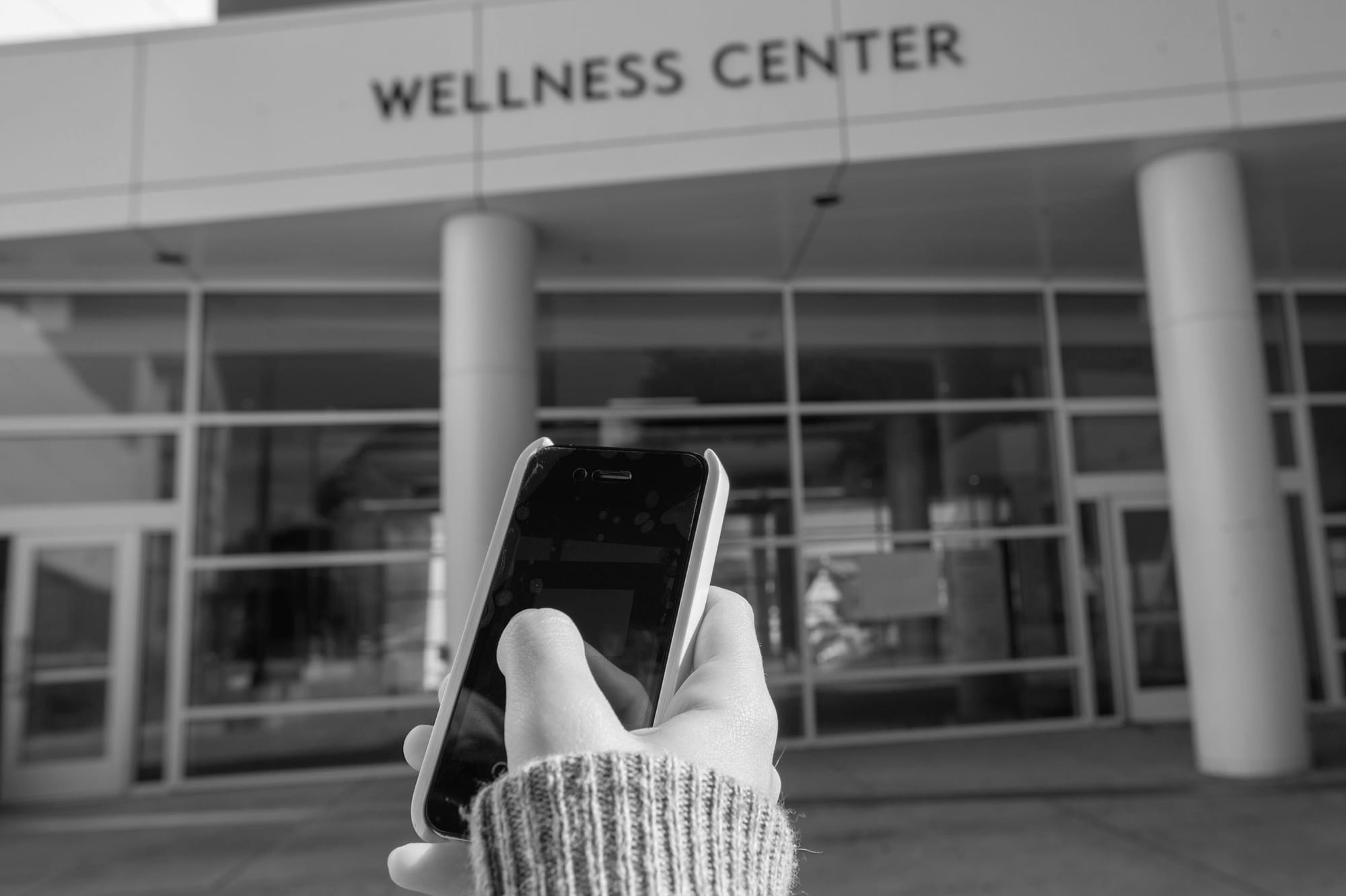 Report of theft are increasing. A cell phone kill switch might help reduce the number of crimes on campus. ( Photo by Nathaniel Y. Downes) 