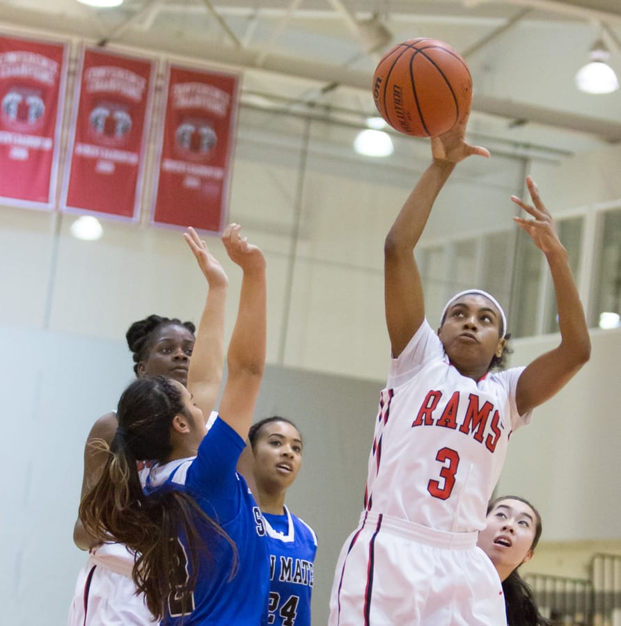 City College Of San Francisco beat San Mateo College 76-50 in Women’s Basketball, Jan. 23, 2015 Photo by Khaled Sayed