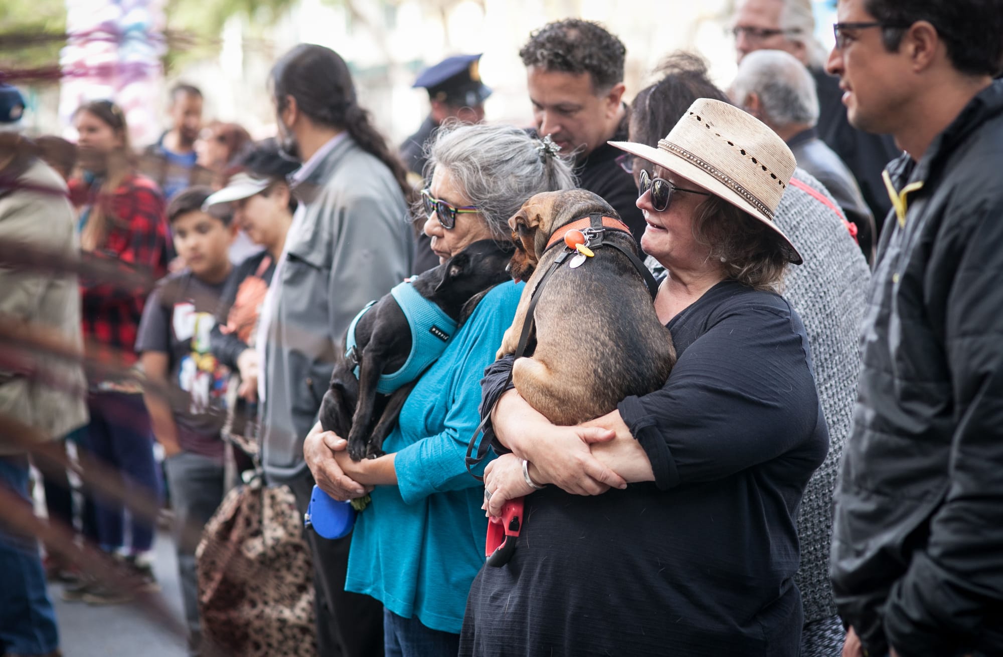 Crowds gather around the corner of 24th and Folsom streets in the Mission District on Saturday, Aug. 8 to watch the dance performance celebrating the opening of the mural titled “This Place.” (Photo by Ekevara Kitpowsong/TheGuardsman)