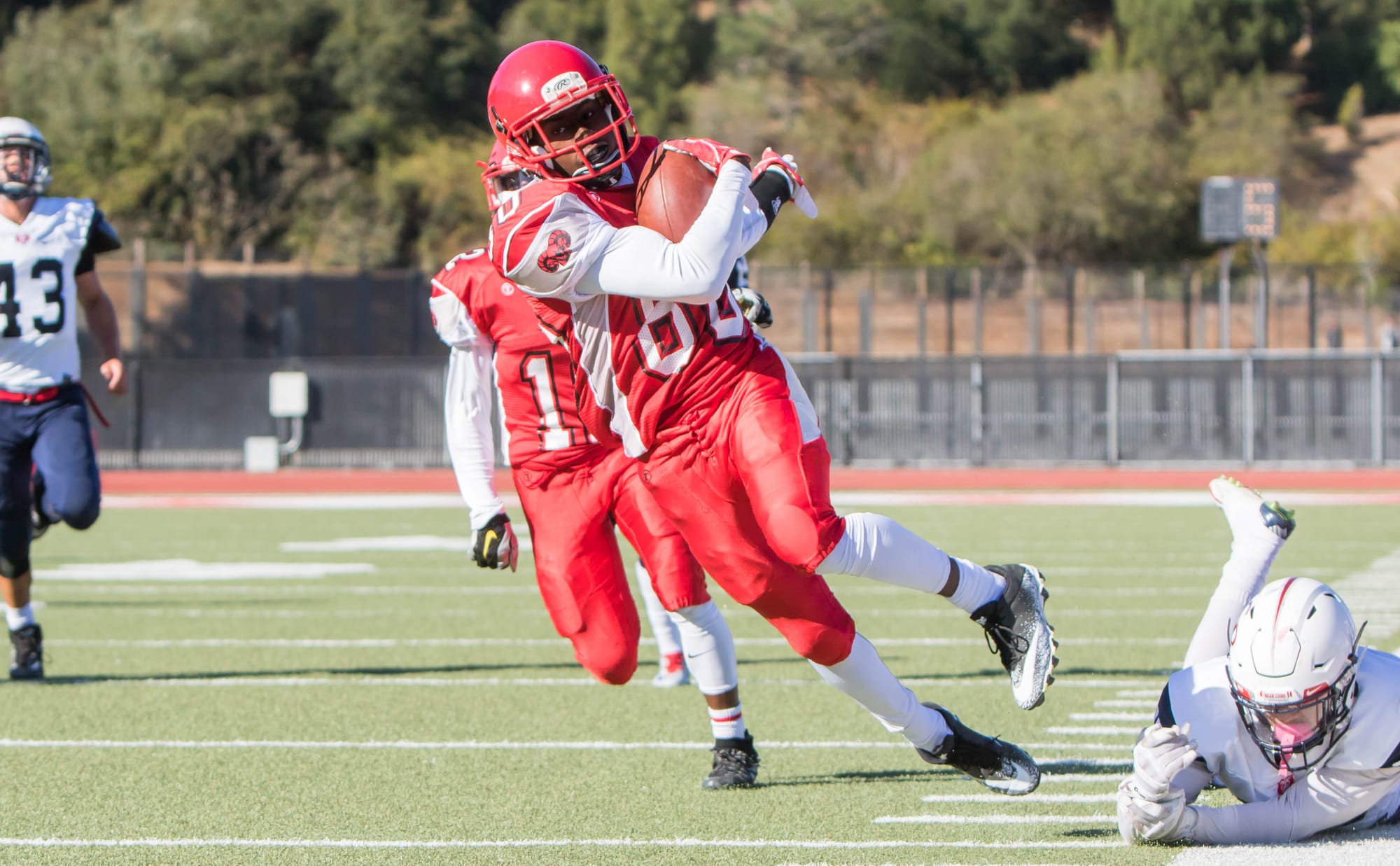  Wide Receiver Tyrek Allen (#88) gallops down the field with the ball after catching a pass on Saturday, Oct. 21, 2017. San Francisco. Photo by Peter Wong. 