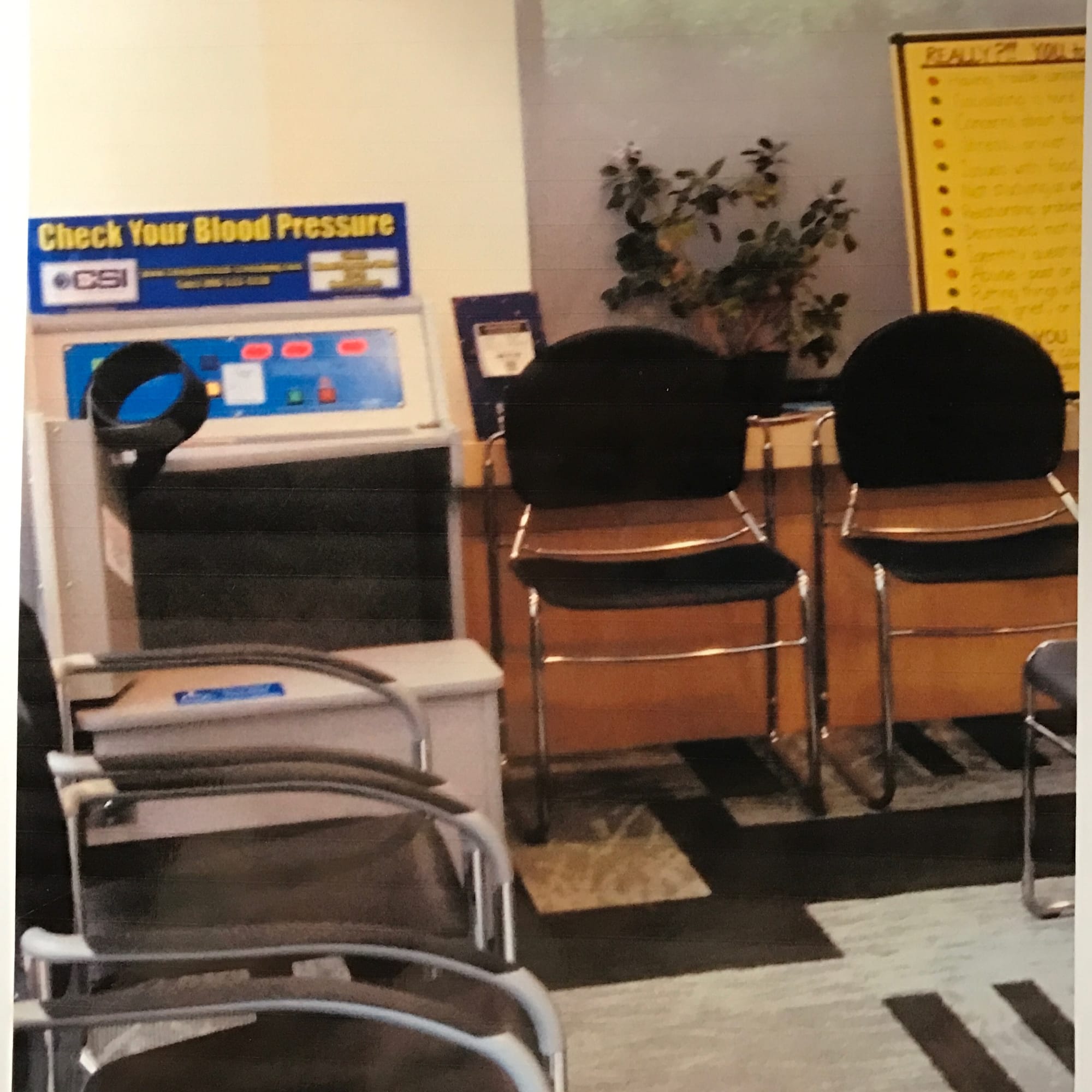 The waiting room at the Student Health Services Center at City College Ocean Campus has a machine where students can come and check their blood pressure on Nov. 22, 2017. Photo by Diane Carter/The Guardsman. 