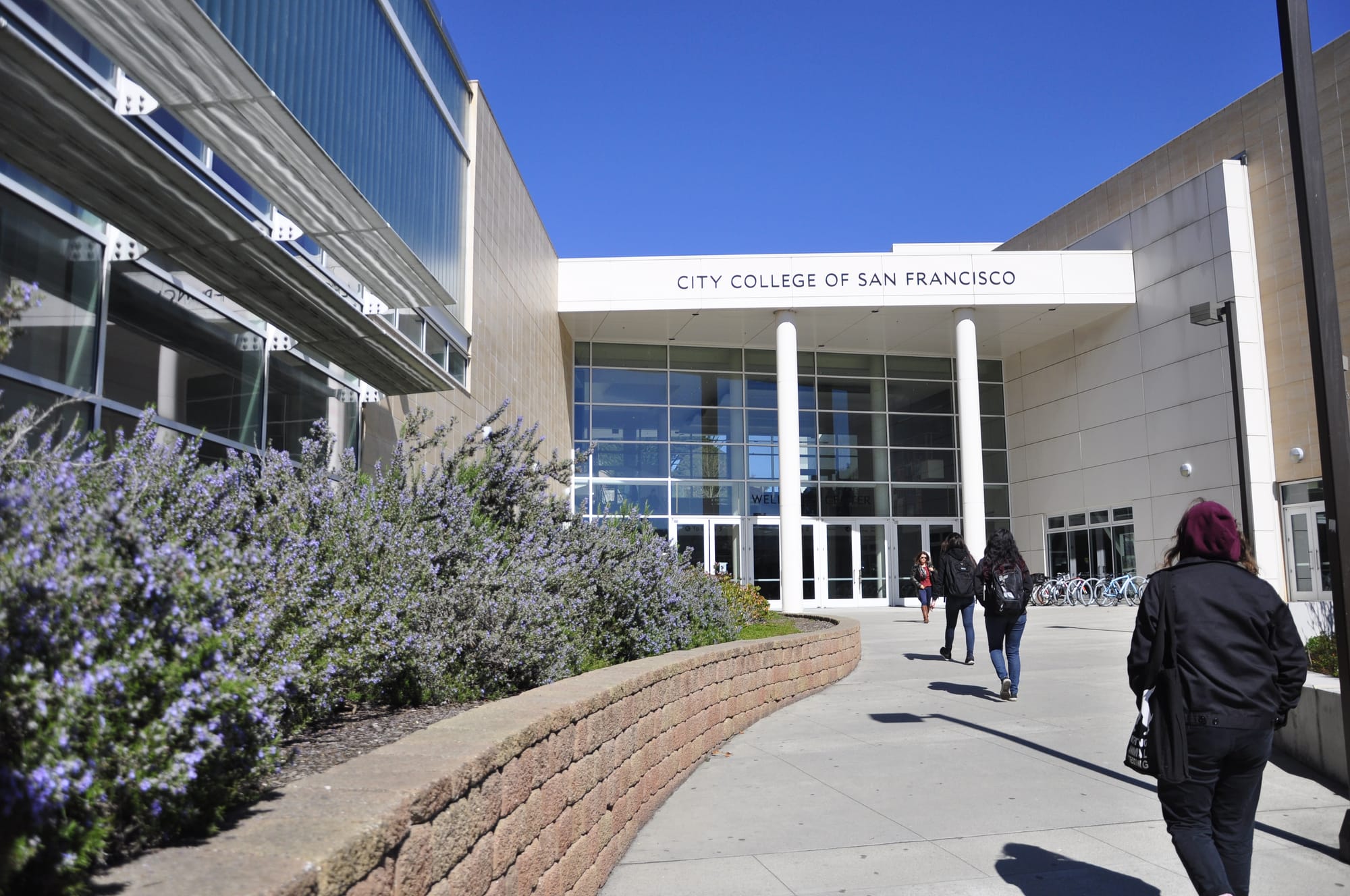 Students at Ocean Campus walk towards the entrance to the Wellness Center on March 5, 2018. Photo by Janeth R. Sanchez/The Guardsman. 