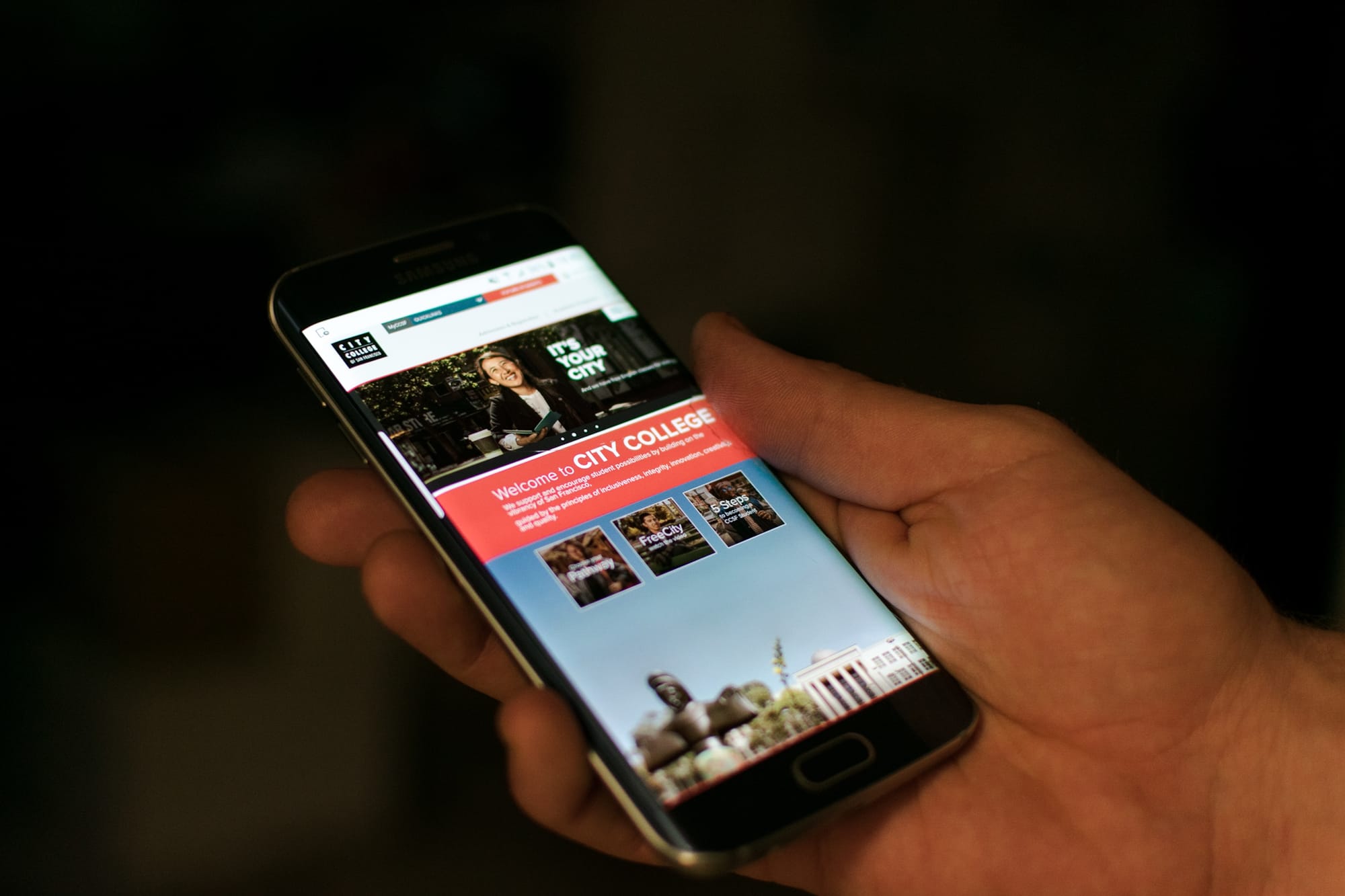 The homepage update to CCSF's website displayed on mobile platforms, captured on Oct. 7. Photo by Cliff Fernandes/The Guardsman